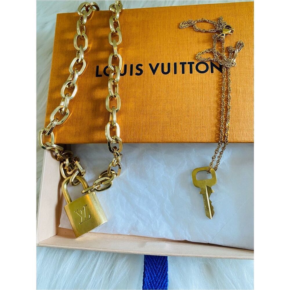 🛍️Louis Vuitton Authentic Working Lock & Key On Non Branded Chains & Box